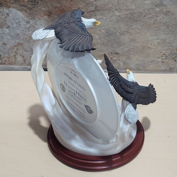 Bradford Exchange Decorative 3 D Plate Flying Eagle Figurine Wings of Glory Betw - Picture 9 of 14